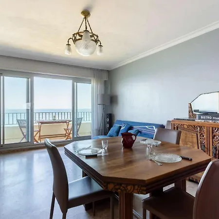 Biarritz, 2 Pieces, 4 Personnes - Fr-1-3-429 * Biarritz